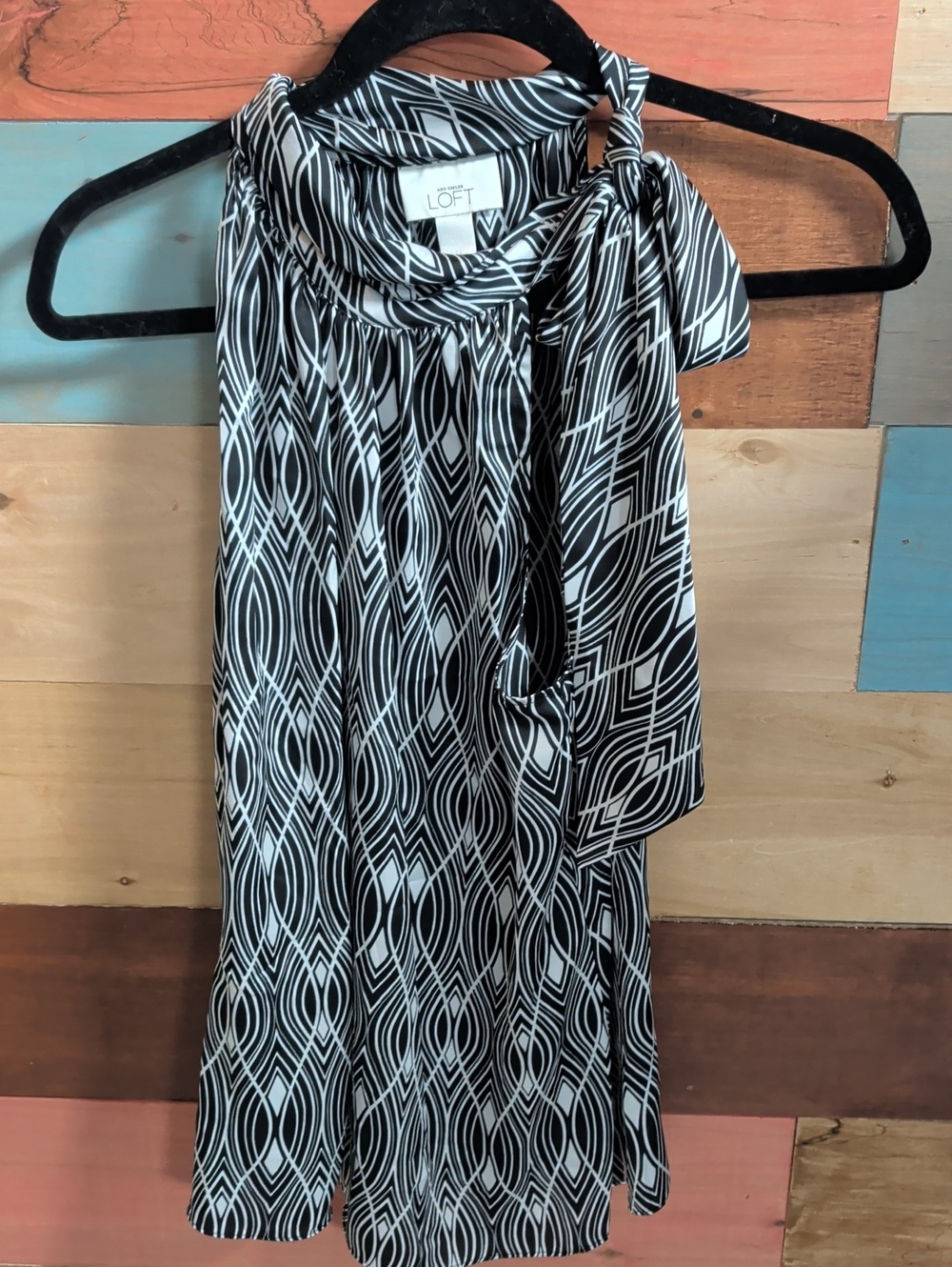 LOFT Black & White Geometric Tie-Neck Sleeveless Top